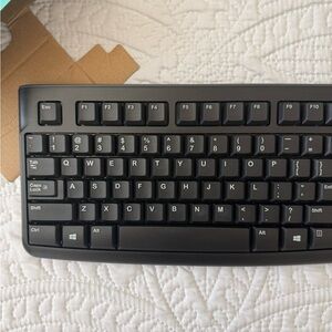 Logitech MK120 USB Keyboard and Mouse Set - Black